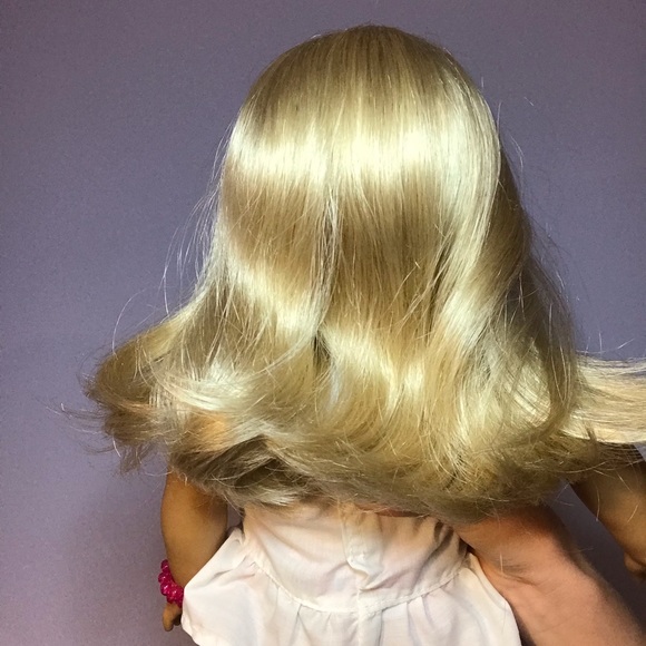 American girl doll - Picture 2 of 6